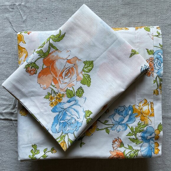 Vintage Flower Print Queen Flat Sheet and Pillowcase - Picture 2 of 4